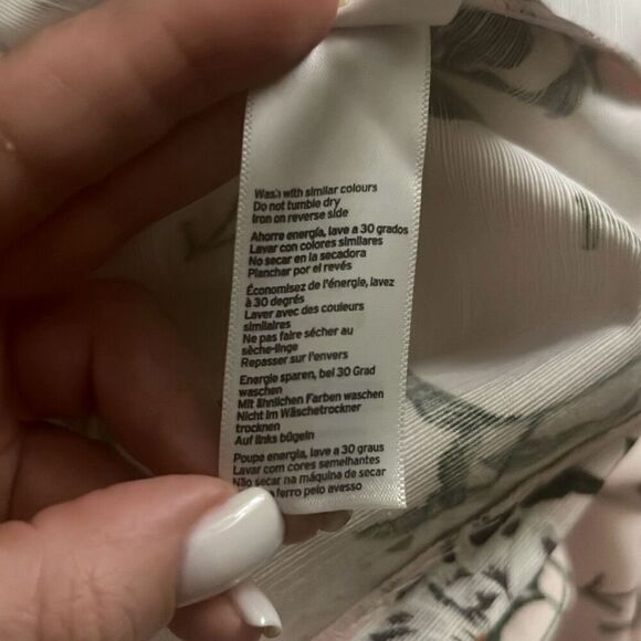 ✨TOPSHOP Daisy Print Mini Sz 12 Skirt✨ - Picture 11 of 11